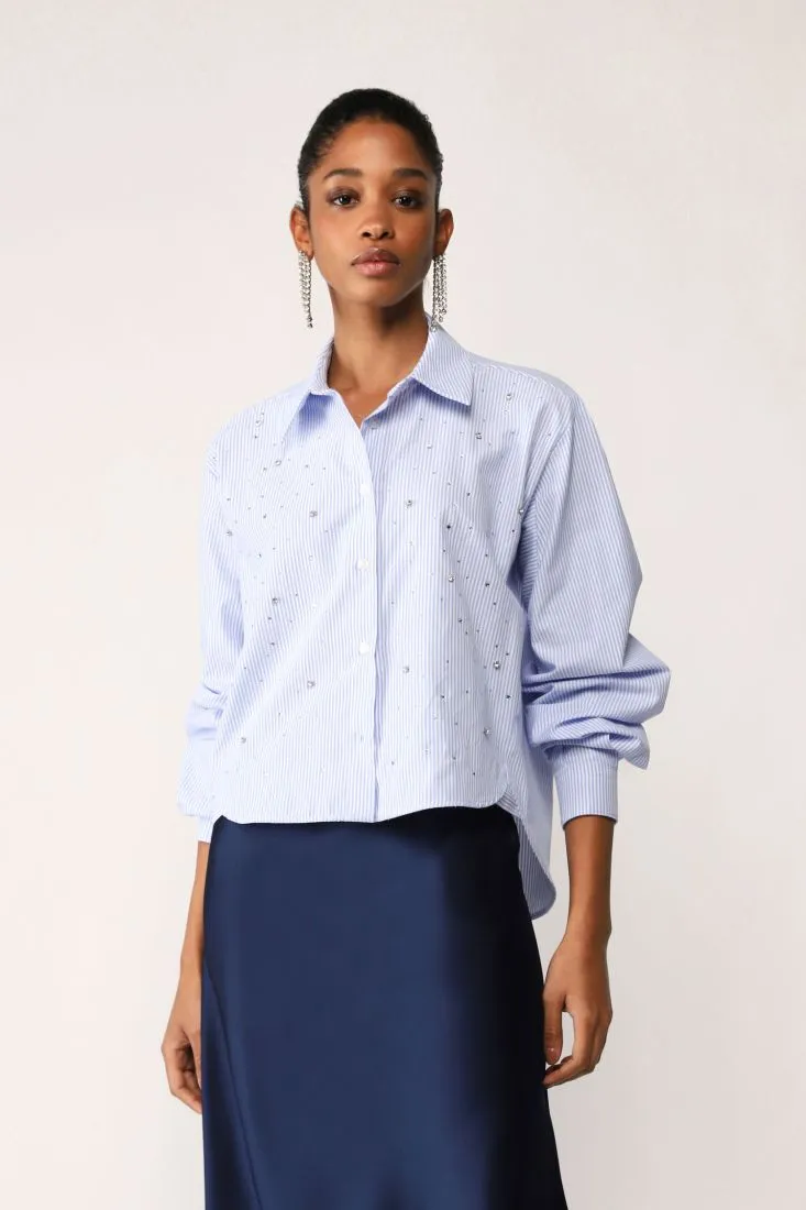 Camicia a righe con strass e orlo asimmetrico