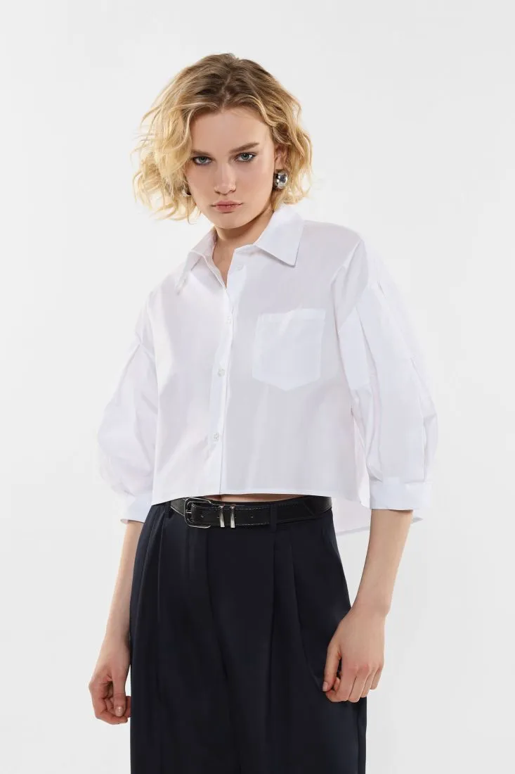 Camicia cropped oversize in puro cotone con tasca applicata