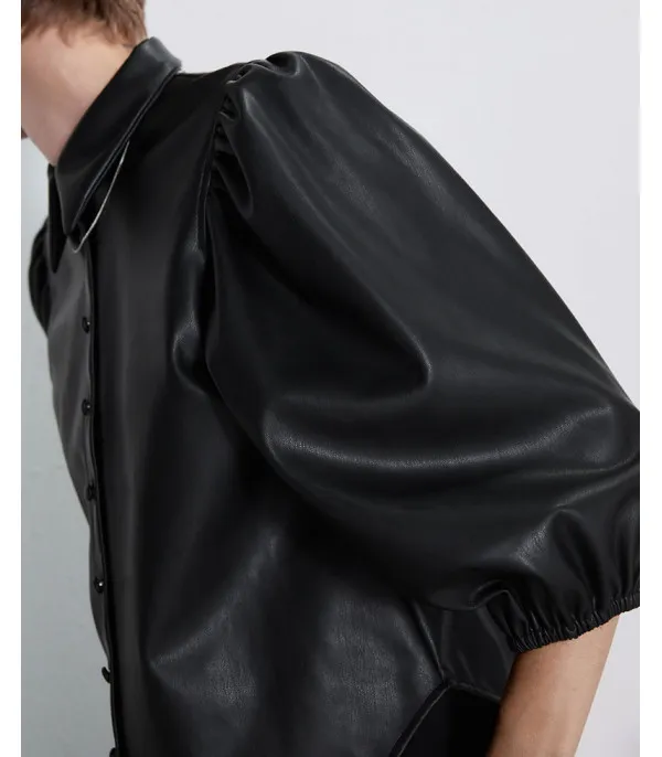 Camicia ecopelle maniche a sbuffo