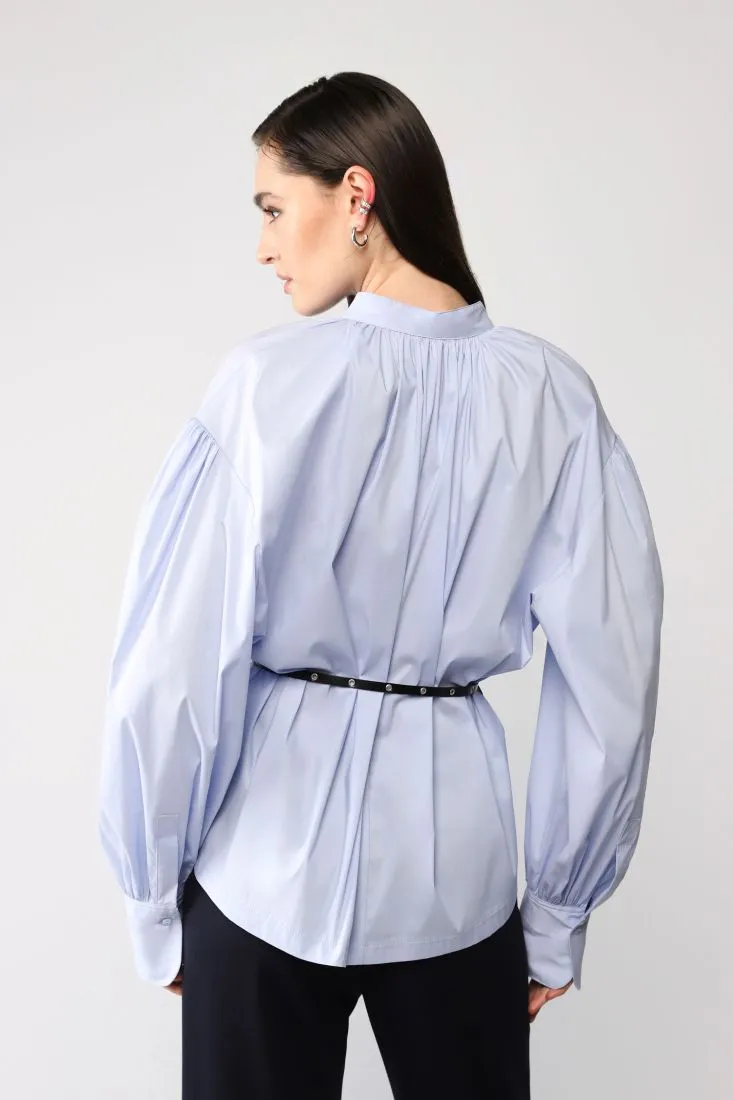 Camicia oversize con collo alla coreana e cintura sottile