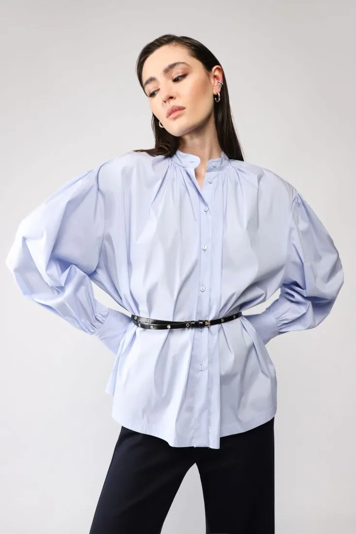 Camicia oversize con collo alla coreana e cintura sottile