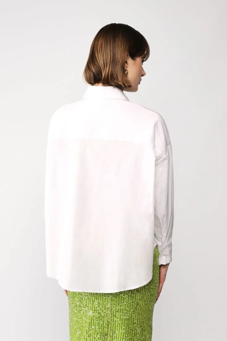 Camicia oversize monocolour con tasche applicate