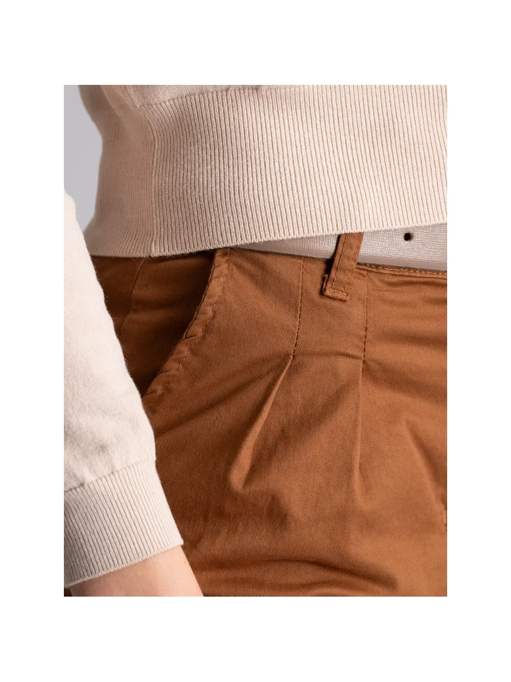 Cardigan donna in viscosa con bottoni e manica a sbuffo