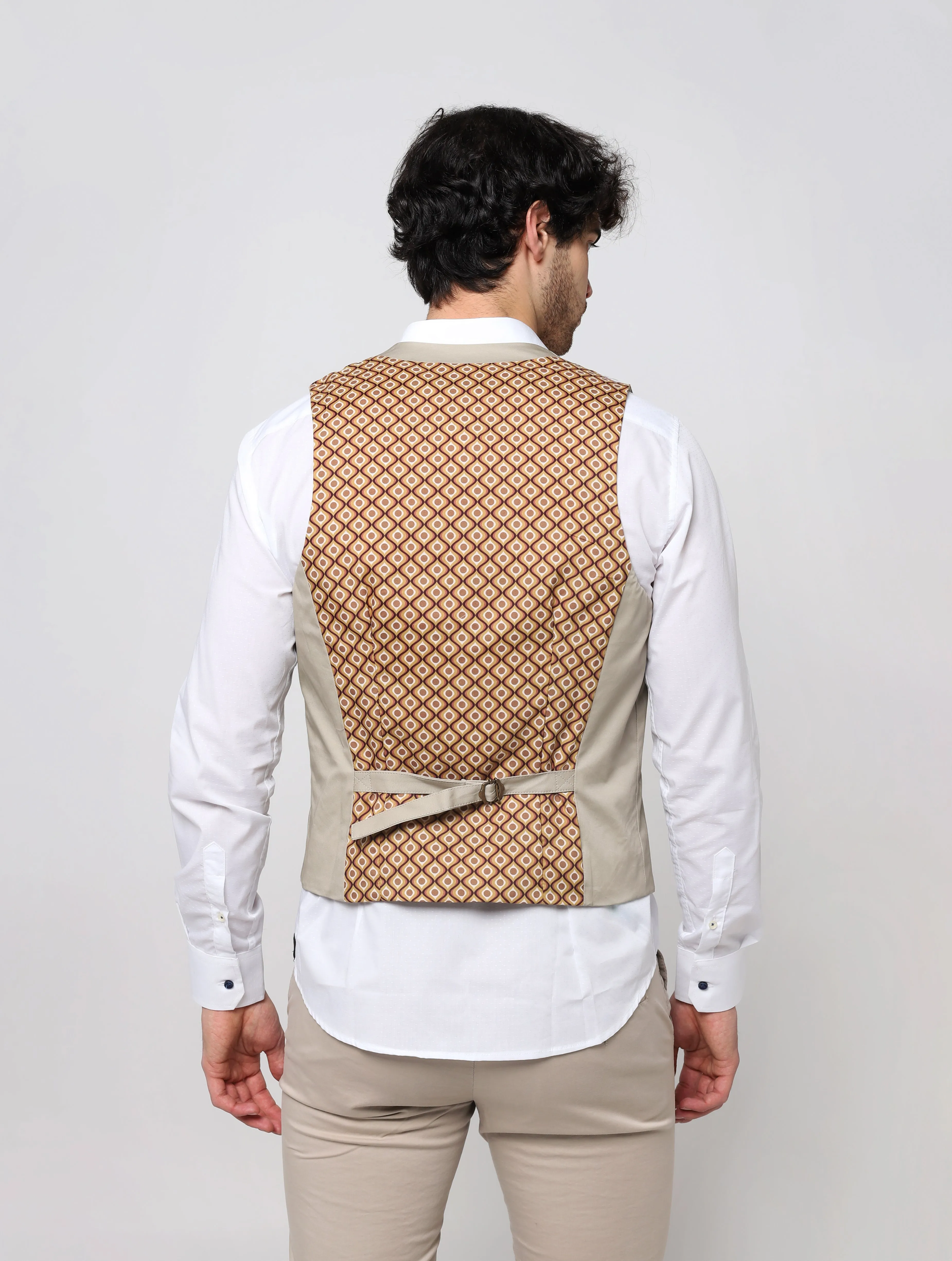 Gilet con 3 taschini (1 piccolo) bottoni diversi fantasia posteriore sulla schiena tipo occhio di pesce con cinturino HGL020CM18