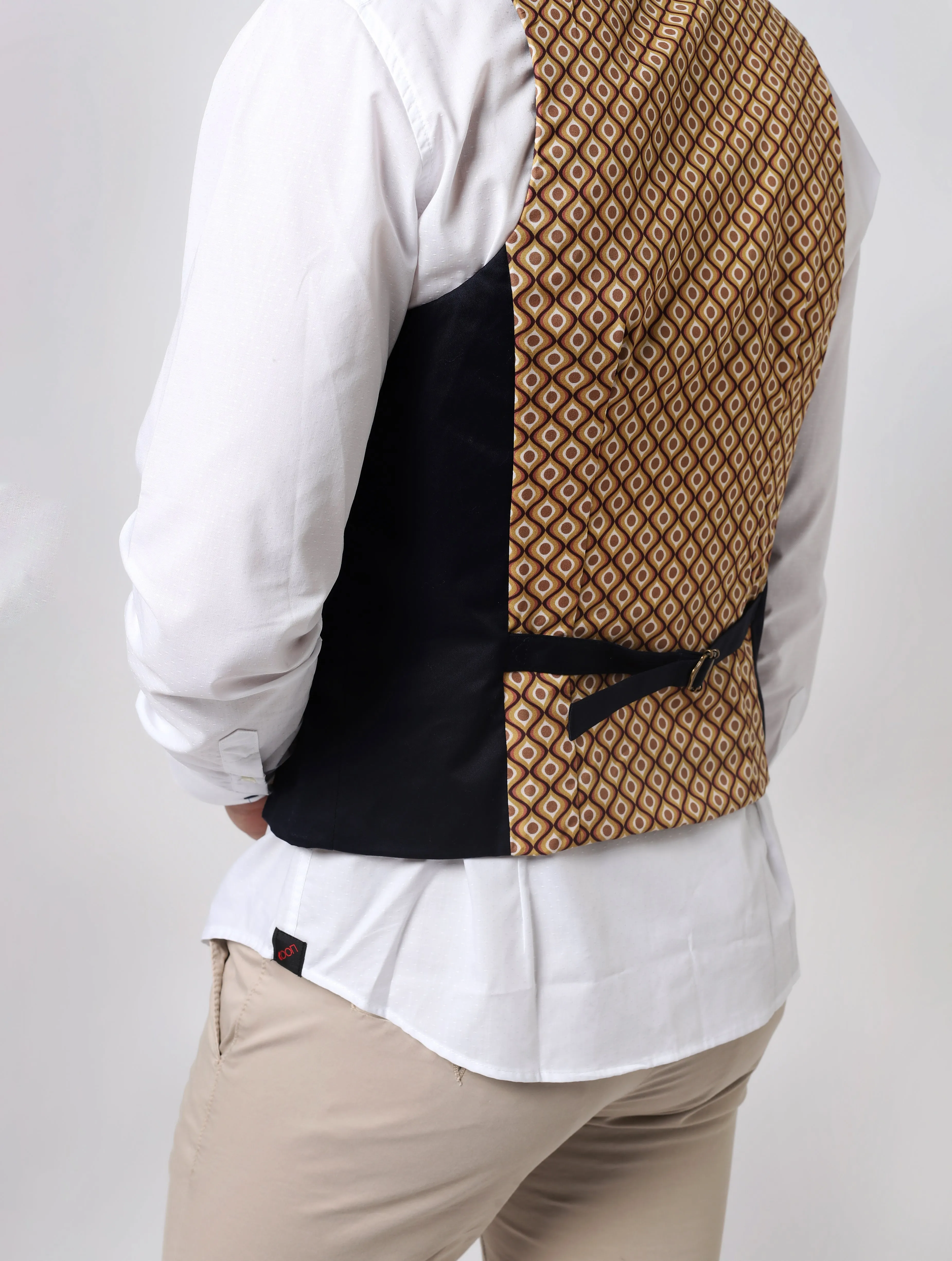 Gilet con 3 taschini (1 piccolo) bottoni diversi fantasia posteriore sulla schiena tipo occhio di pesce con cinturino - HGL020CM