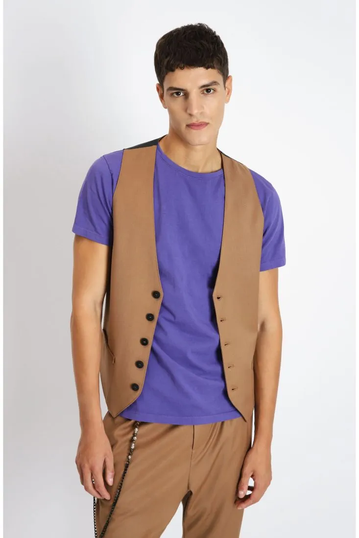 Gilet con bottoni a contrasto