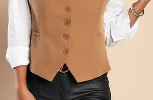Gilet elegante con bottoni 8931, colore cammello