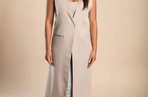 Gilet lungo elegante con bottone, beige