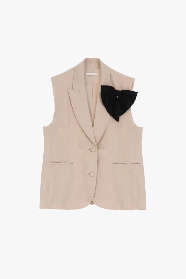 Gilet monopetto con volant applicato a contrasto