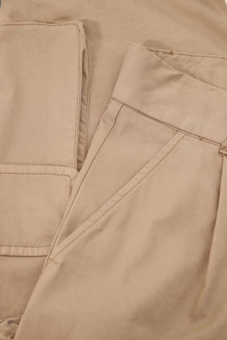 Pantaloni cargo monocolour con tasche verticali e pinces