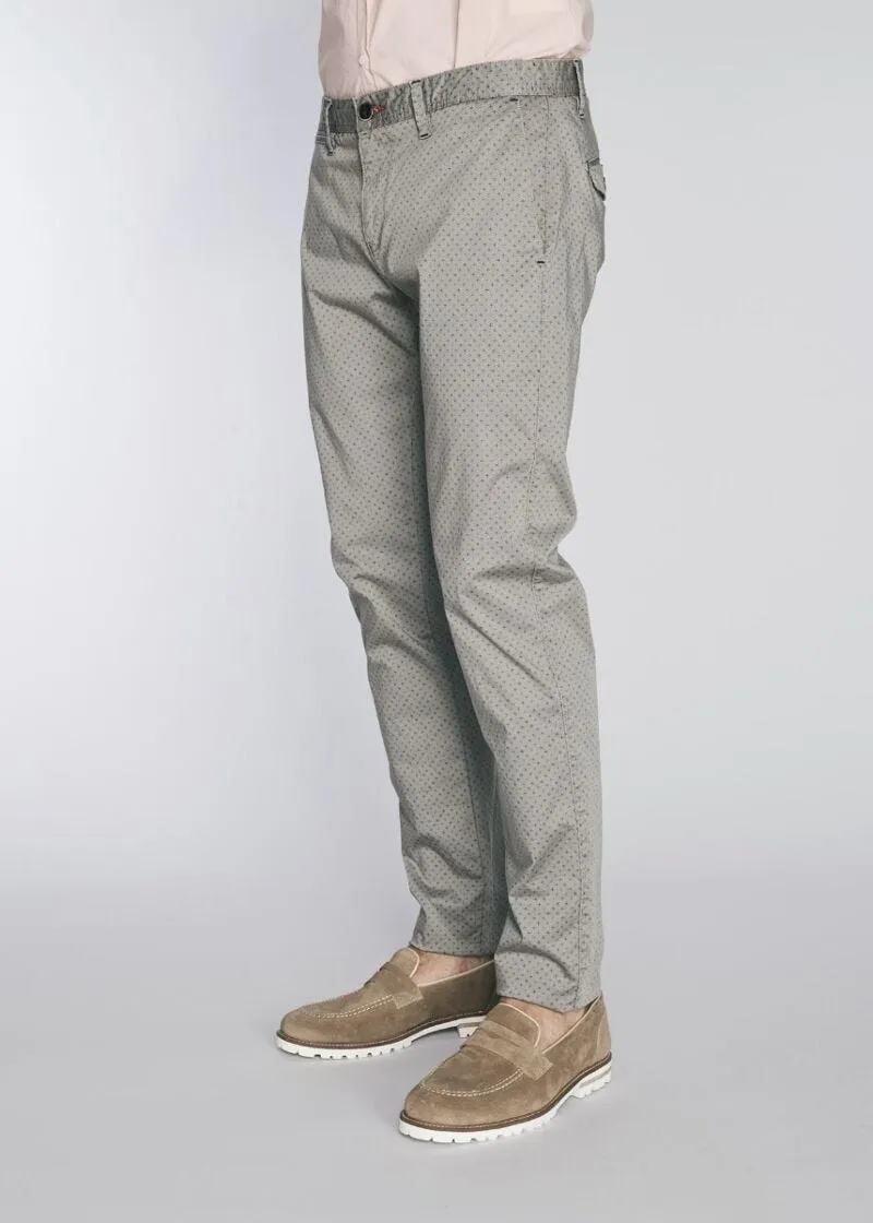 Pantaloni chino con fantasia geometrica