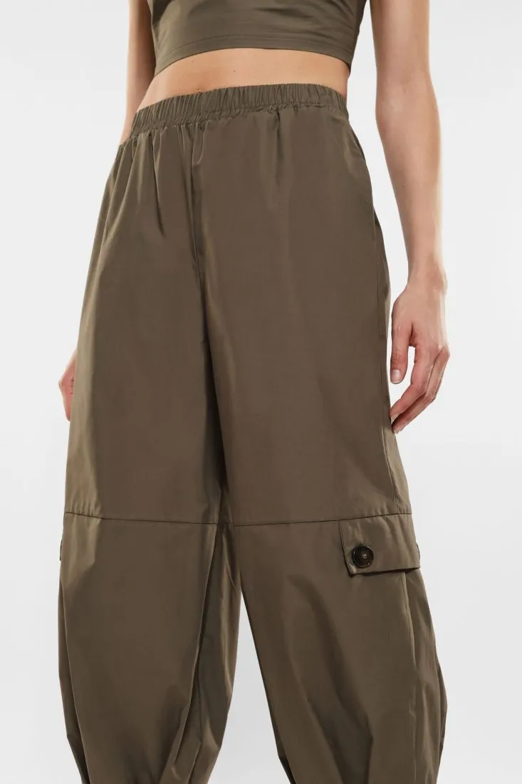 Pantaloni culotte in puro cotone con pattina e bottone