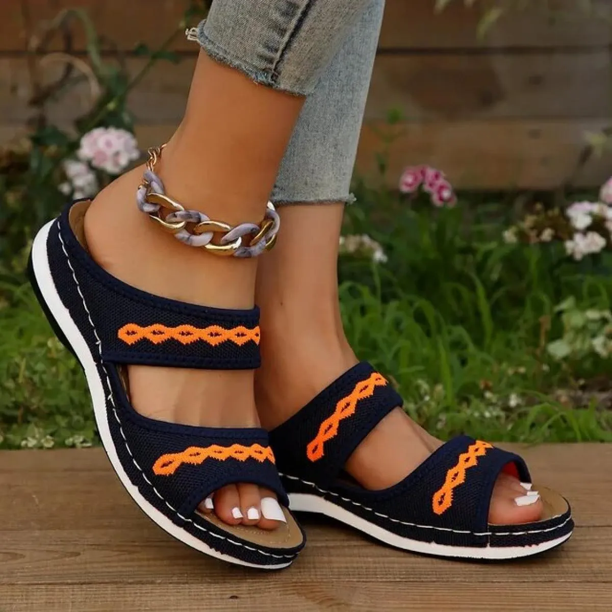 Pantofole da donna con zeppa di base Scarpe estive in mesh traspirante Pantofole con plateau retrò alla moda Scarpe casual da do