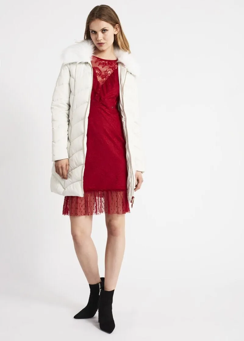 Piumino midi con motivo chevron