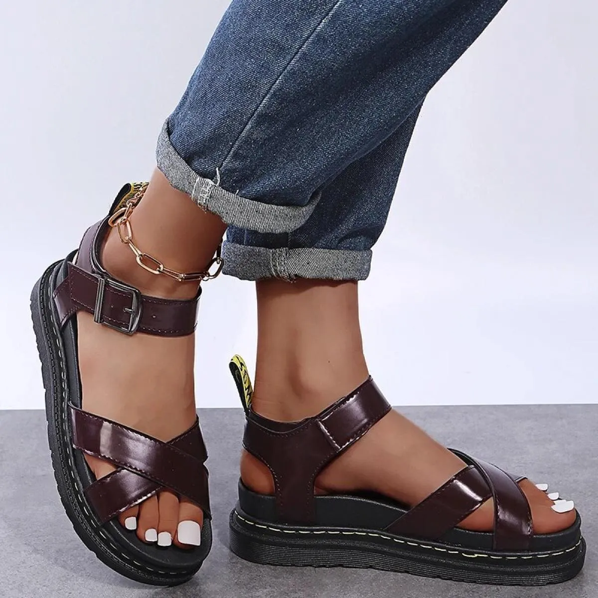 Scarpe con plateau donna 2023 nuove scarpe da donna Comfort estive moda sandali da donna open toe sandali di grandi dimensioni C