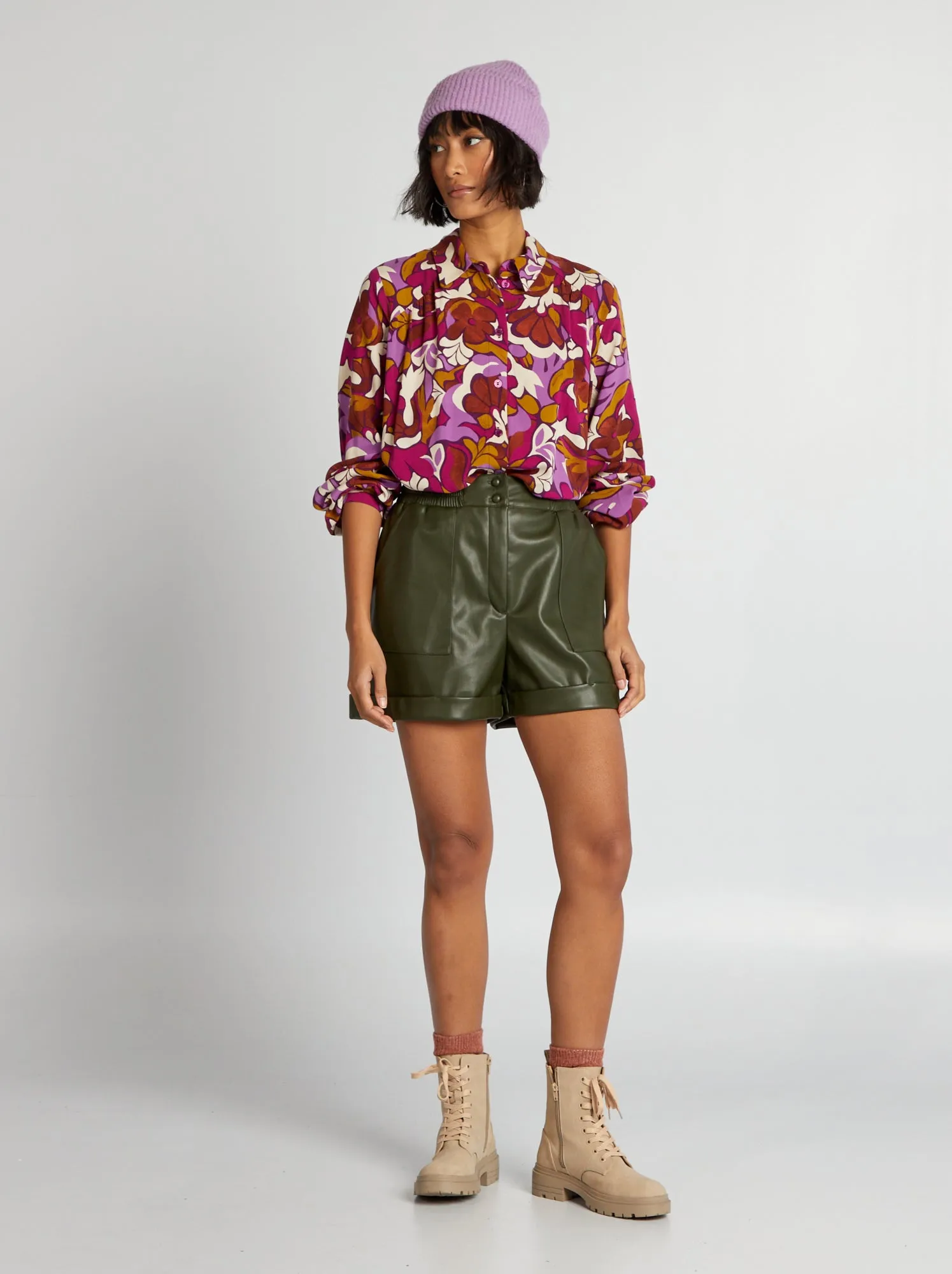 Shorts a vita alta con risvolto - VERDE