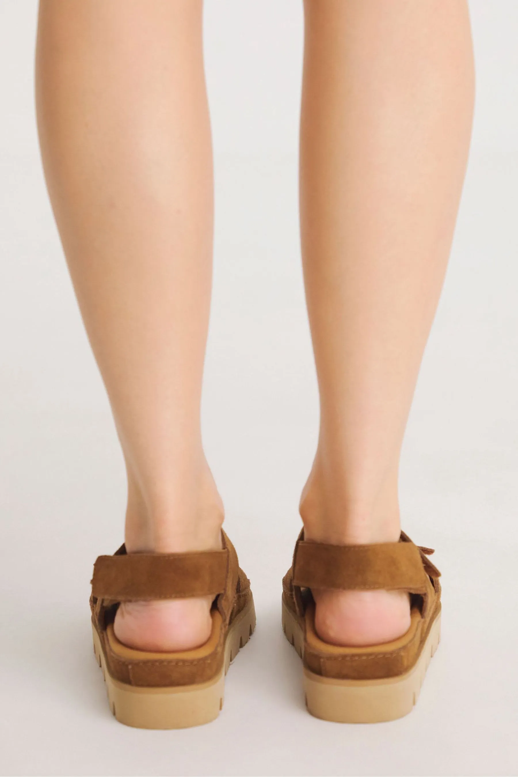 Simply Be Vestibilità ampia - Scarpe da ginnastica spesse scamosciate comode e Sandali da avvicinare    