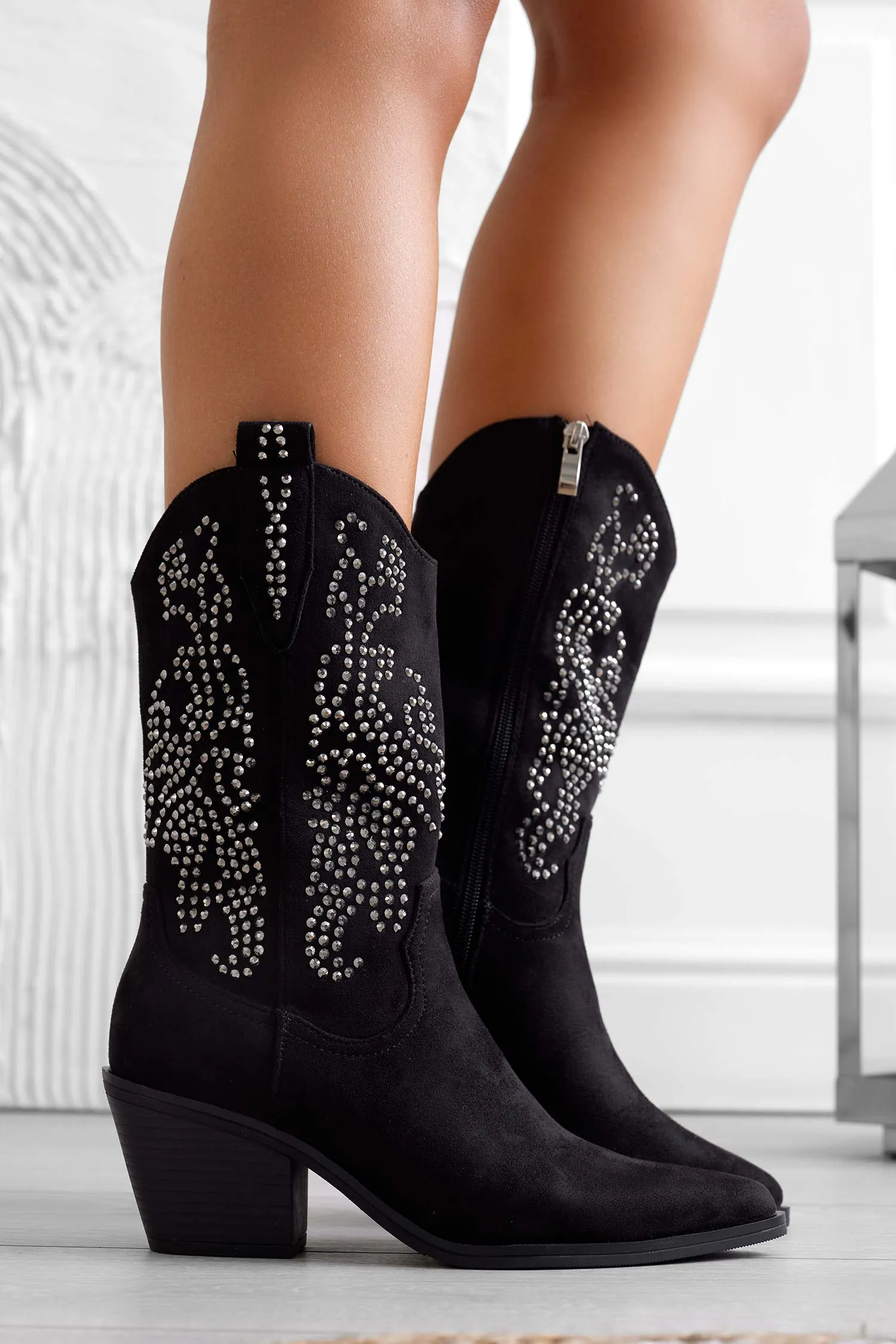 Stivaletti neri camperos con strass