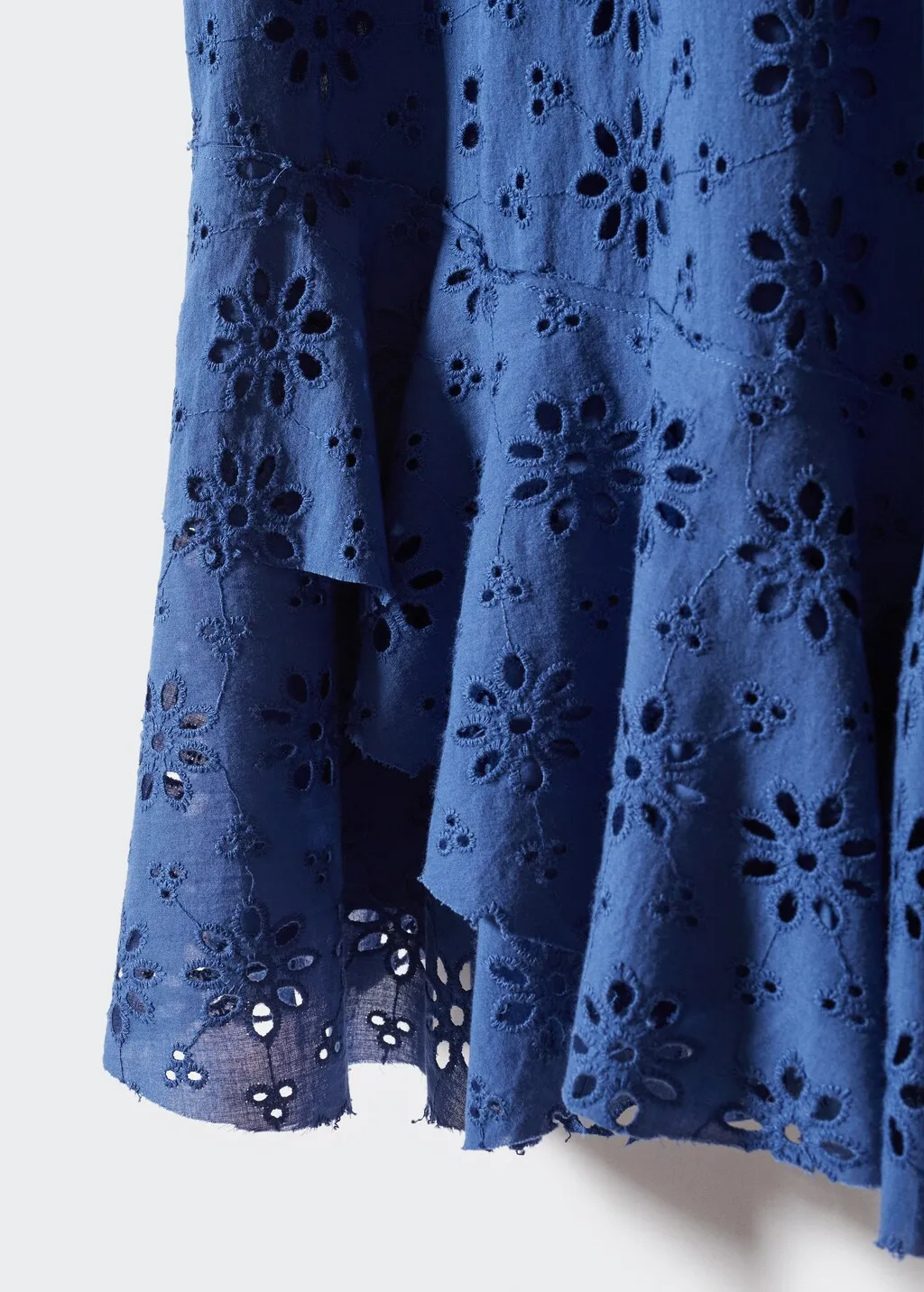 Vestito traforato ricami