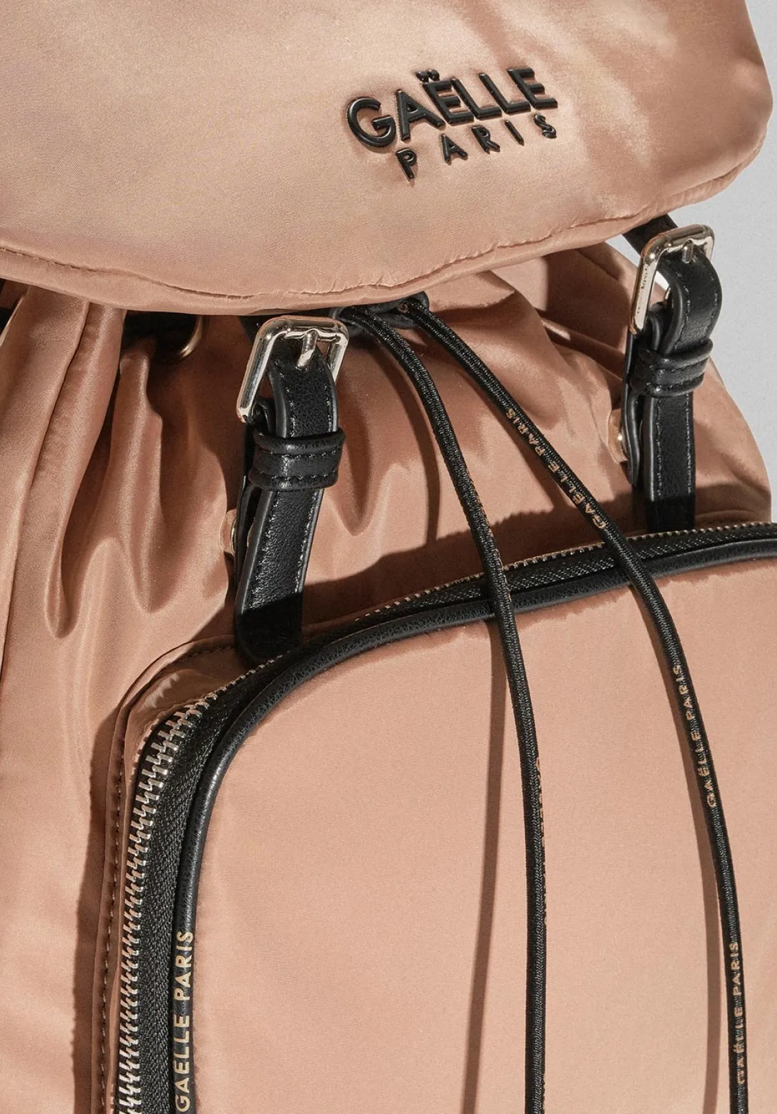 ZAINO GAELLE NYLON TRACOLLA LOGATA NERO BEIGE PARIS